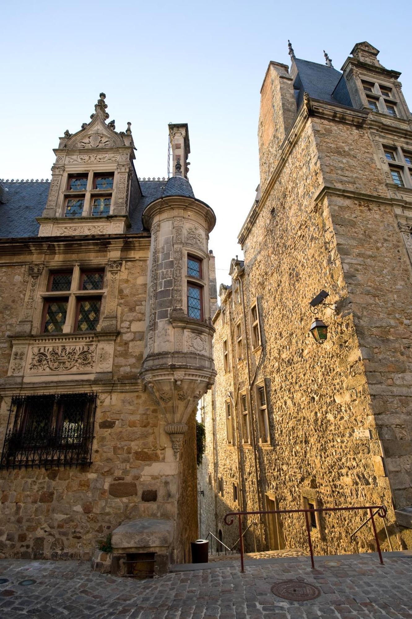 Chambres D'Hote - Maison Des Ecrivains - 50 M De La Cathedrale Et Place Des Jacobins Le Mans Exterior foto